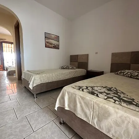 Aparthotel The Flower Toroni