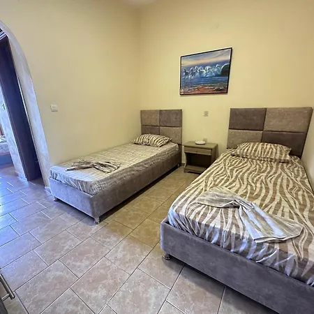 Aparthotel The Flower 3*