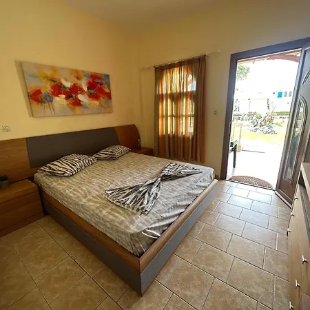 Aparthotel The Flower Toroni