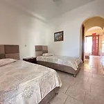 The Flower Apartmanhotel