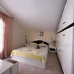 Apartmanhotel The Flower Toróni
