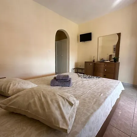 The Flower 3* Toroni