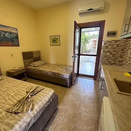 The Flower 3* Toroni