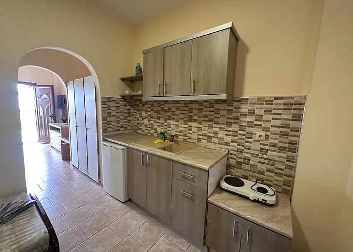 The Flower Aparthotel Toroni