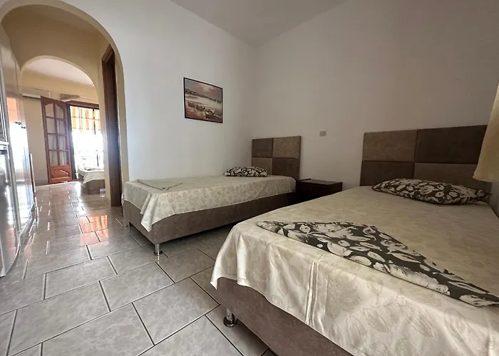 Aparthotel The Flower Toroni