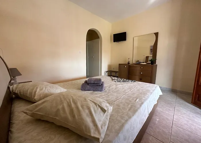 The Flower 3* Toroni