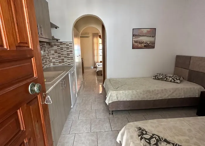 The Flower Aparthotel Toroni