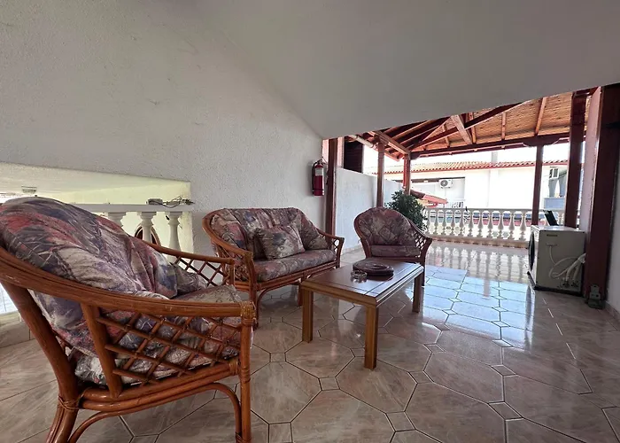 The Flower 3* Toroni