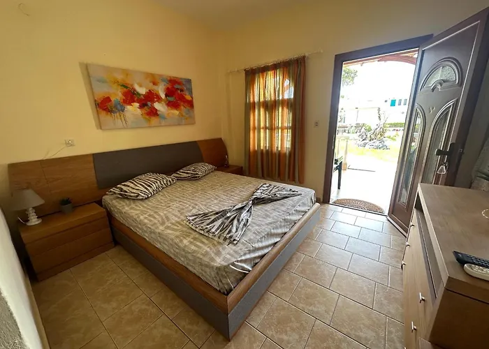 Lejlighedshotel The Flower Toroni