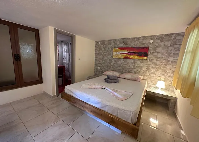 Lejlighedshotel The Flower 3*