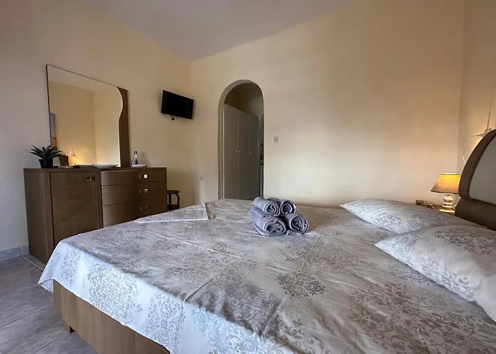 The Flower Aparthotel